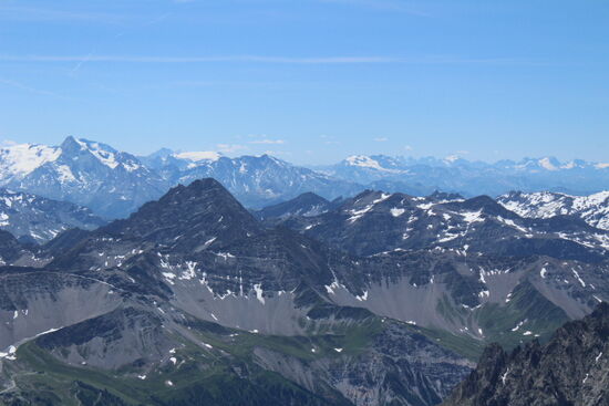 Blicke auf die umliegende Bergwelt