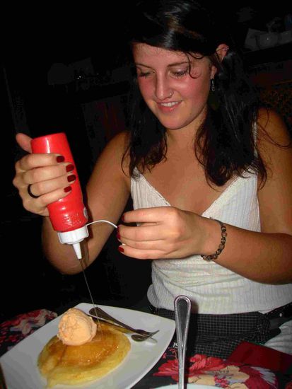 Heute Nacht haben wir dann mit Pancake und Bier in meinen Geburtstag reingefeiert, grossartig.