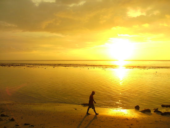 Der Ausblick hinter "Santai" ist schon atemberaubend.Wenn man nur Ruhe haette, den Sonnenuntergang auch zu geniessen...