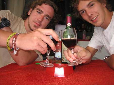 Griiiiiiechischer Wein. (Vietnamesischer Billig Fusel)