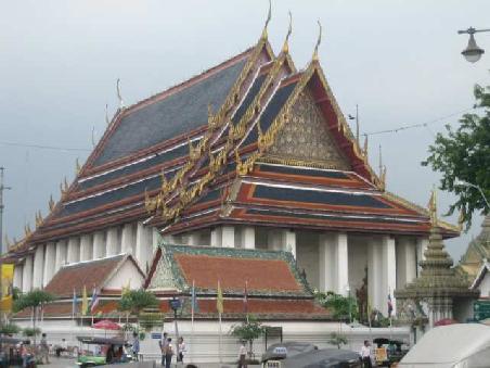 Ja das is der Wat Po. Groesste Tempelanlage in Bangkok. So bissel Kultur und so
