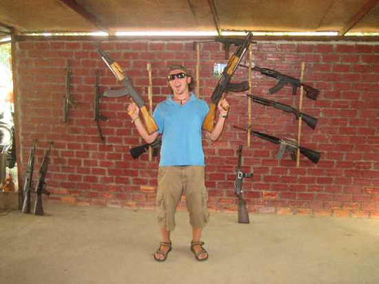 Ak47 --> Headshot auf der Shootingranch
Vc live-nur Busch und Strohhut fehlen