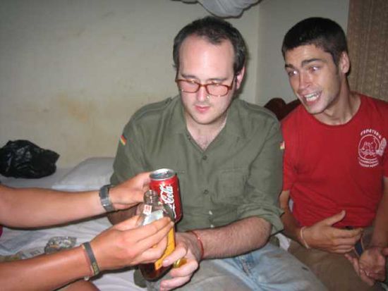 Ray und Andi(England und Usa) Mit den beiden haben wir ne Flasche Mekong geleert(Reis-Whisky) Guat Pfiadi!