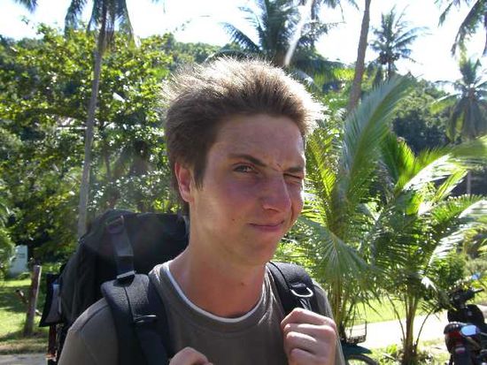 aeh mit dem Rucksack unterwegs