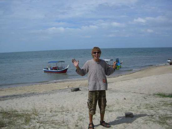 Joey am Strand in Bathu Ferringi