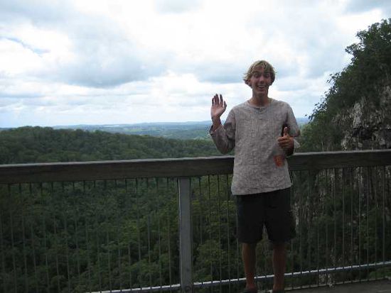 Joey am Waterfall