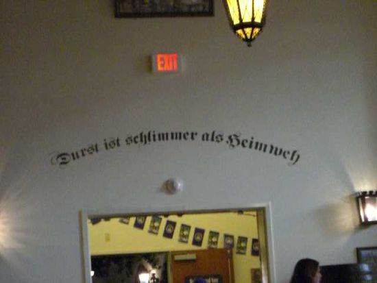Motto vom Hofbraeuhaus in Las Vegas
Preise: Mass 14 Dollar!!!
Ne Danke!