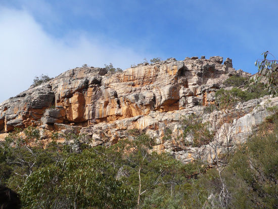 Felsen am Gulgurn Manja Aboriginal Shelter. Beliebt bei Kletterern.