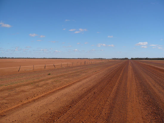 Strasse geht nahtlos in die Landschaft über...