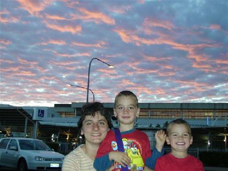 Sonnenaufgang am Flughafen