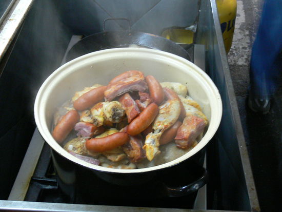 Frisches Curanto - ein typisch südchilenisches Gericht