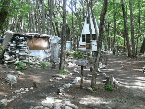 Das Patchwork-Refugio links am Bildrand