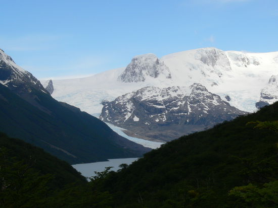 Und als der Wald sich lichtete hatten wir diesen tollen Ausblick: Glaciar Dickson