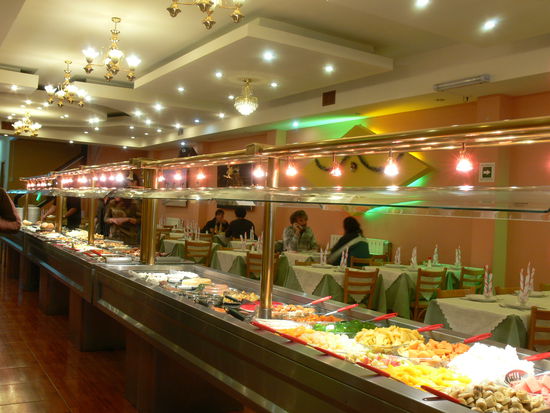 Wie gesagt, das Buffet war WIRKLICH lang.