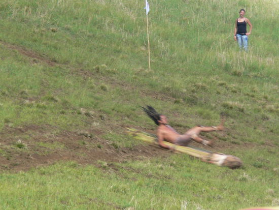 Die Schlitten erreichten auf der Schussfahrt etwa 80 – 100 km/h.