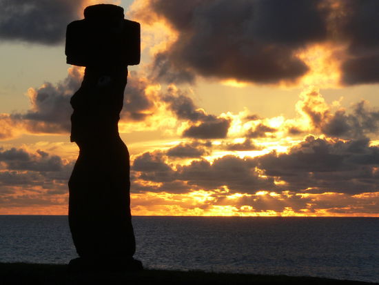 ein letzter Sonnenuntergang auf Rapa Nui