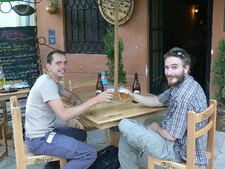 Prost! Huaraz kann so schoen und entspannend sein!
Cheers! Huaraz can be so nice an relaxing!