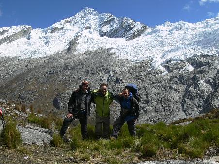 Wir zusammen am Punta Union Pass auf 4800m
The team at the Punta Union pass at 4800m
Men at work!