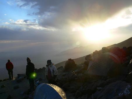 Das Basecamp beim Sonnenuntergang
Sunset at the base camp