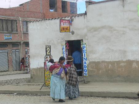 La Paz: El Alto
Friseur fuer 2 Bolivianos: 20 cent
Hairdresser for 2 Bolivianos: 20 cent