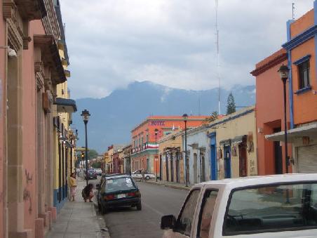 Oaxaca ist sehr schoen gelegen