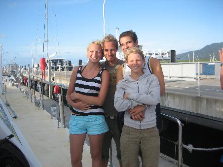 Mit unseren daenischen Schnorchelkollegen nach dem Trip zum Great Barrier Reef