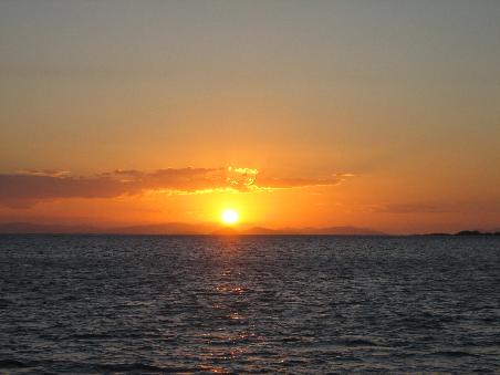 Sonnenuntergang hinter den Inseln der Whitsundays