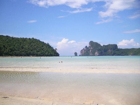 KohPhiPhi! Ein Strand bei Ebbe... Hab leider den Name vergessen!