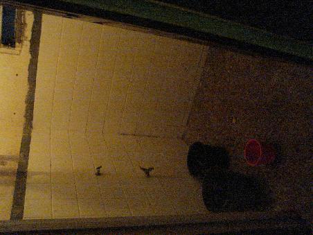Die Dusche! Fuer einmal duschen ohne Haarewaschen brauche ich einen halben Eimer