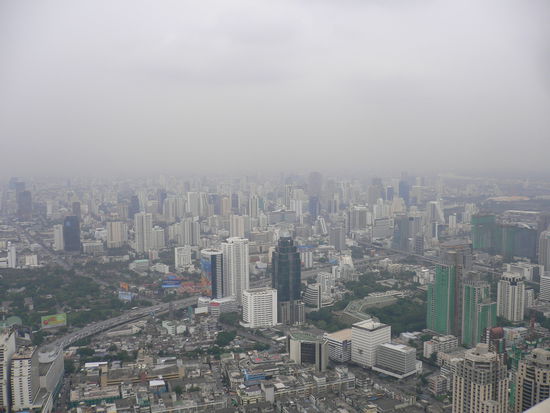 Bangkok (versteckt unter Smogschicht)