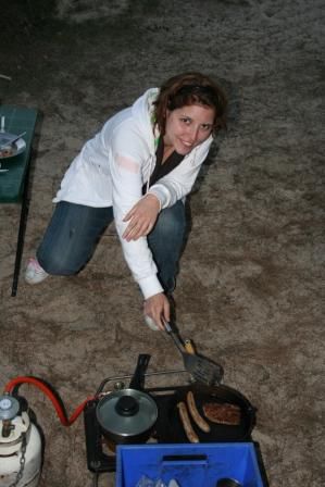 Finde den Fehler....
Genau eine Frau am Grill tztztztz