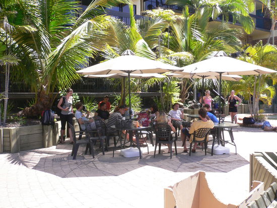 rumlümmeln im Schatten