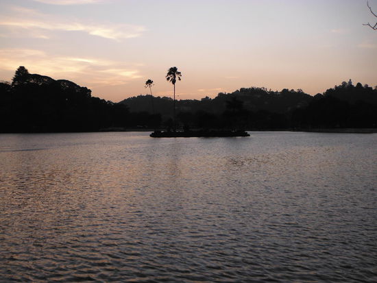 Kandy- See in der Abenddämmerung