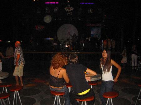 In der Reggea Bar.