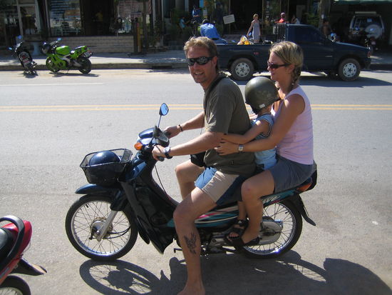 normale Fortbewegung in Thailand!!