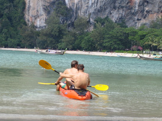 mit dem Kanu unterwegs am Railey Beach