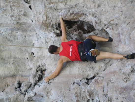 C L I F F H A N G E R