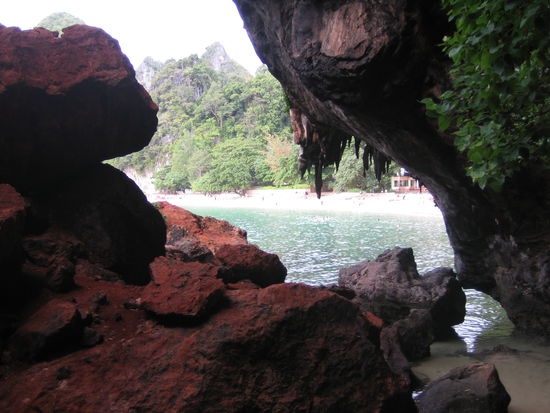 aus der Hoehle am Pra Nang Cave Beach
