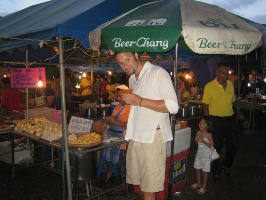 Markus probiert wieder Alles! Diesmal gefrorenen Orangensaft!