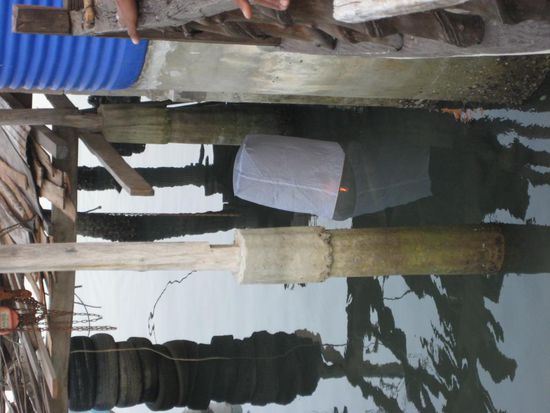 Der erste Versuch landete im Wasser