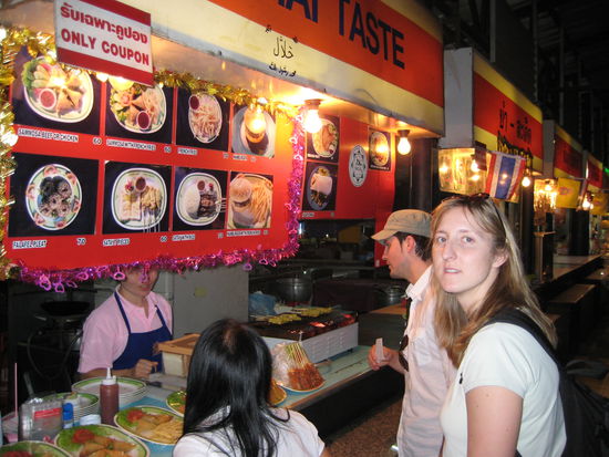 Essensstaende auf dem Nightbazaar