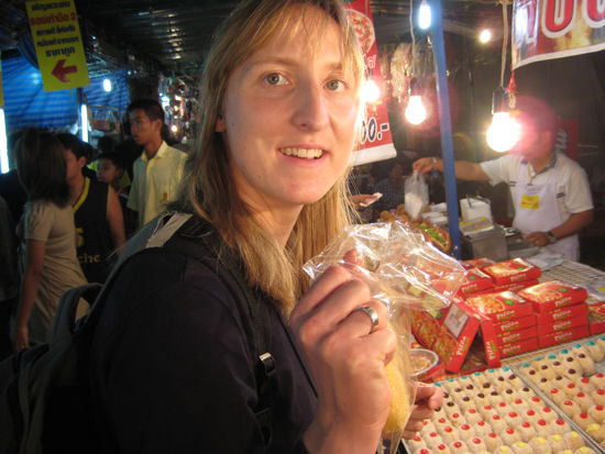 Melanie - wie immer am Essen