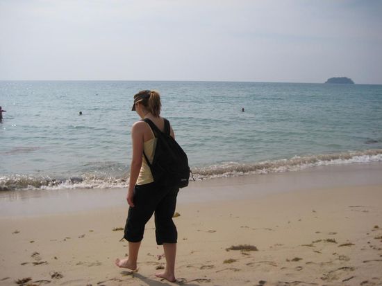 Melanie auf dem Weg zum Wasser