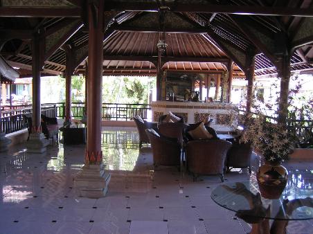 Empfangsbereich des Hotels Saphir Mabisa Inn