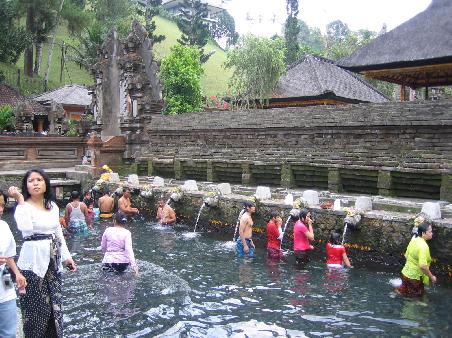 Tempel der 24 Quellen, Tampaksising