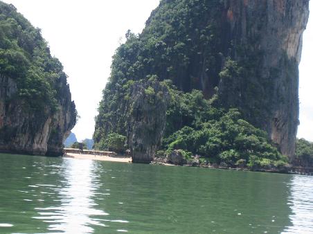 James Bond Felsen mit James Bond Island