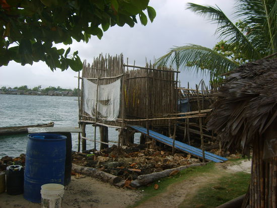 ...unser Bad, klo, Dusche und co...