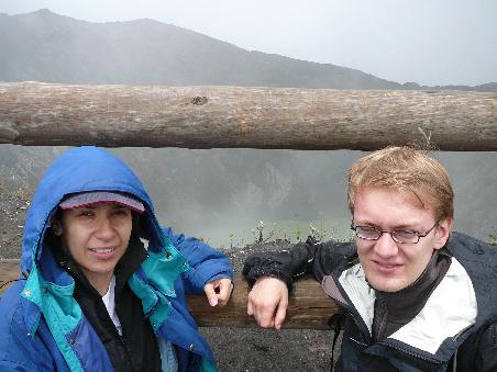 Ich war da...das Wetter war zwar sch.... aber fuer mehr als 3000 Meter auch wieder okaz! Das neben mir ist eine Frendin aus Mexiko.