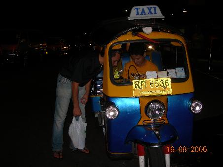 Unsere erste Fahrt mit dem TUKTUK