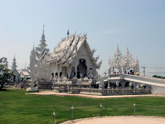 ein sehr pimpericher Tempel...mit ner Menge Bling Bling..